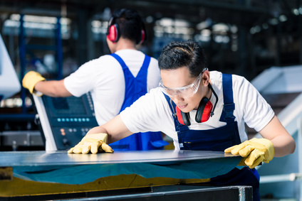 Travail de la tôle fine de précision